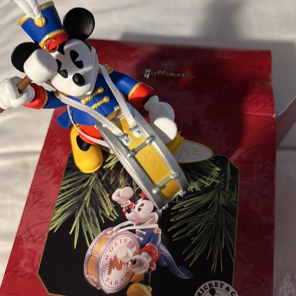 Hallmark 1997 Mickey Mouse ornament - Picture 2 of 5